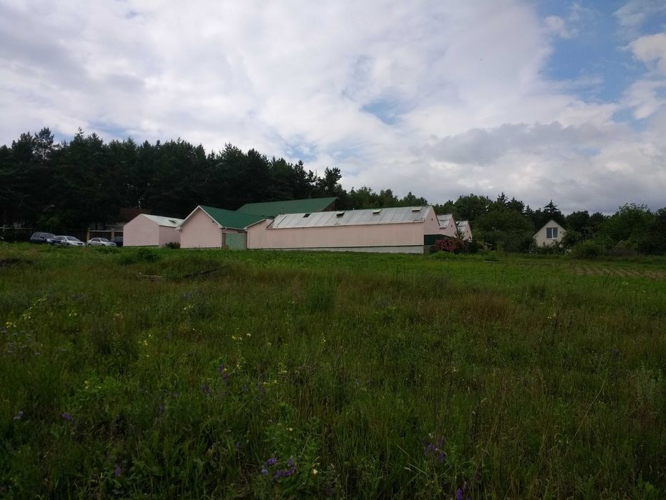 Продам землю навпроти комплексу Українське село. Ціна лише 10 000