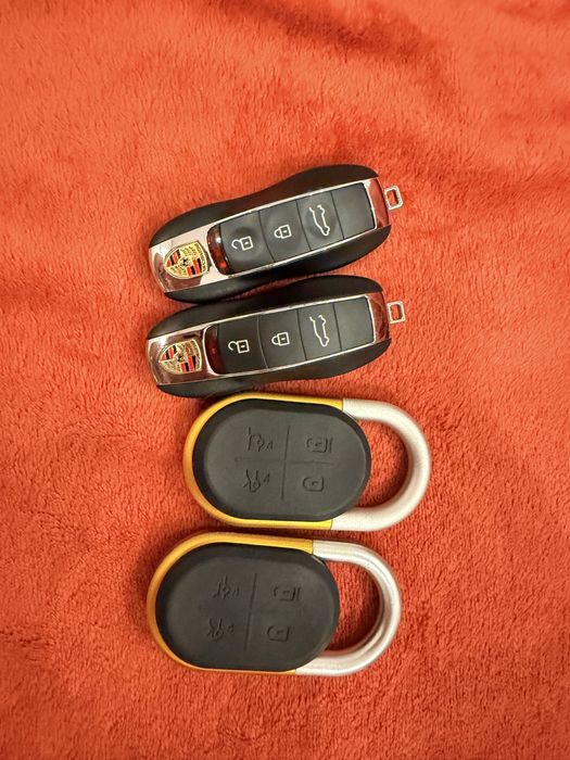 КлючіФлешки/ТеслаTesla.Rivian.Lucio.Polestar