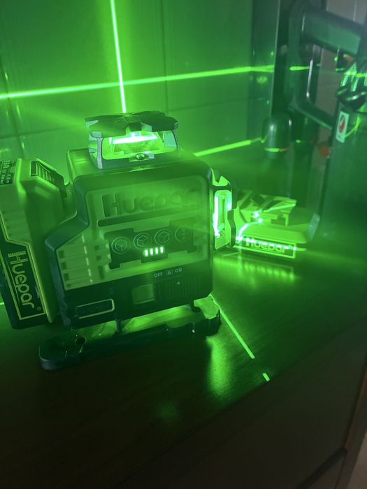 Nivel de laser HUEPAR p04cg C/2 baterias , remoto , receptor distancia