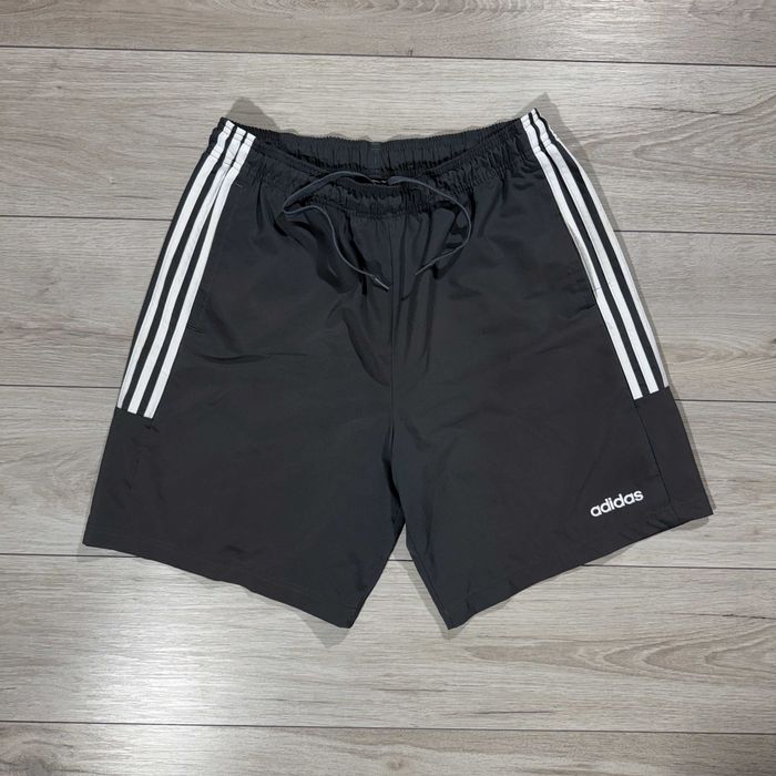 Сірі Спортивні Шорти Адідас Adidas Essentials 3-Stripes Grey, L, Оригінал