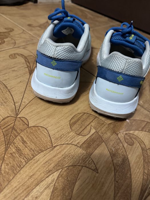 Кросівки весна-осінь