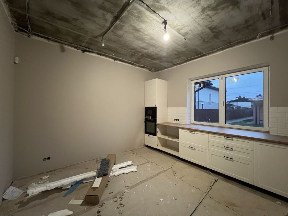 Будинок 161м2 з окремим гаражем, 8 соток ділянка у Білогородці!