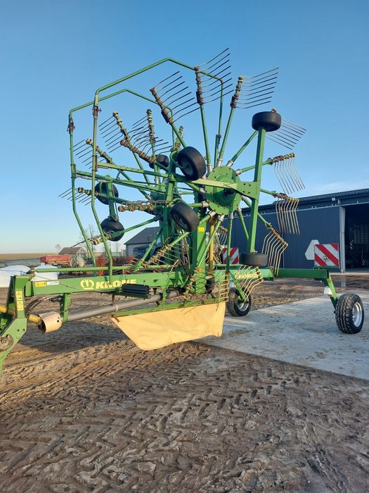 Zgrabiarka dwugwiazdowa Krone Swadro  800/26