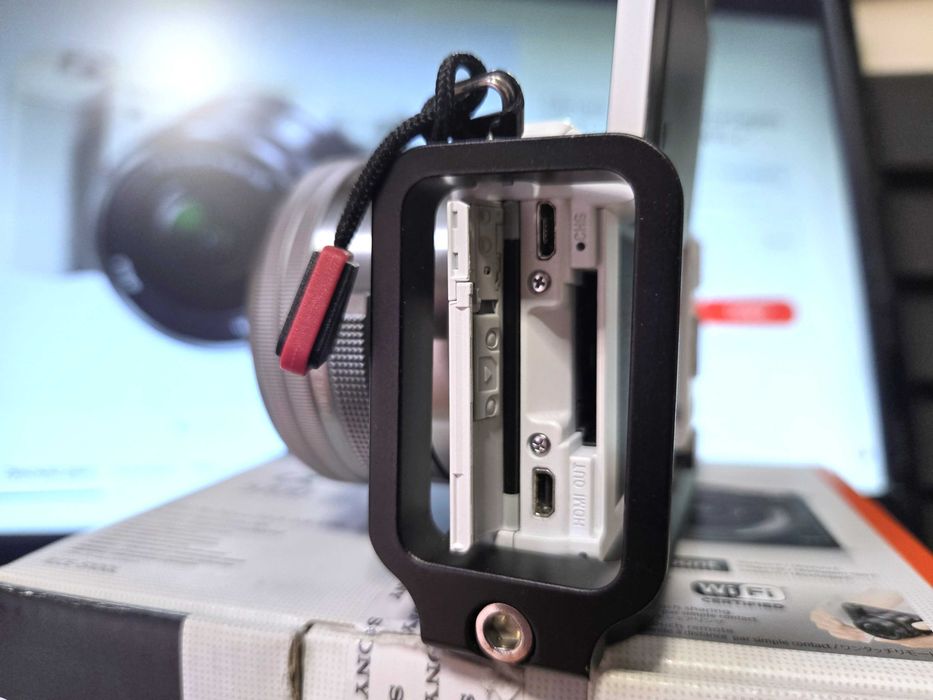 Sony a5100 + 2 lentes + extras