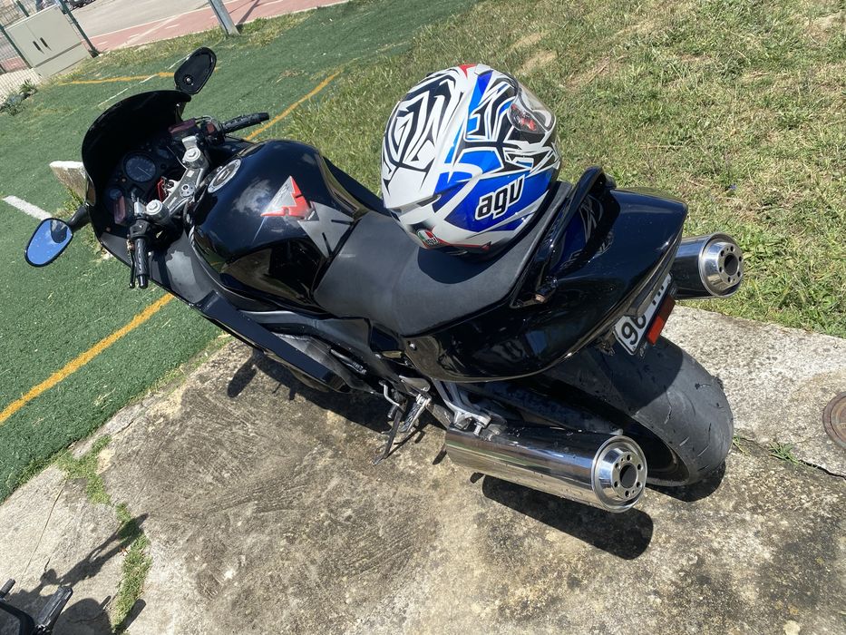 Honda cbr1100xx preta