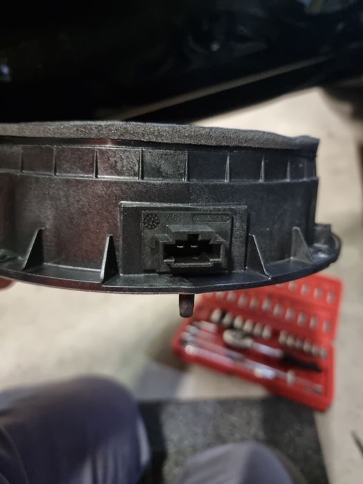 Sprzedam głośnik audi a4b9