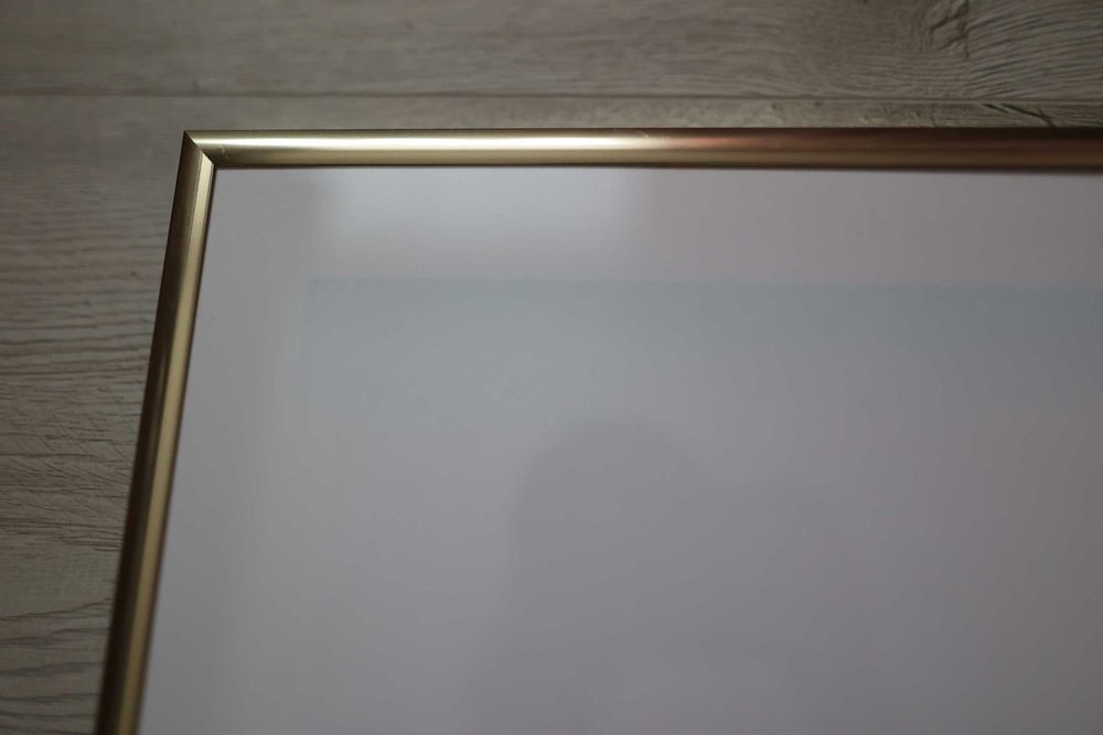 Plakat w złotej ramie lawendowe pole 40 cm x 50 cm