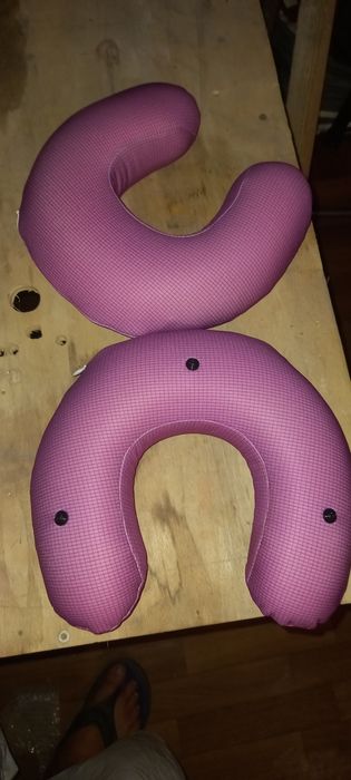 Подушечки для подорожі, для діточок.