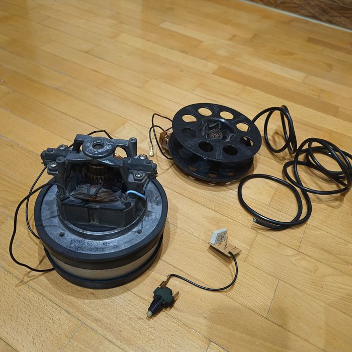 Мотор  для пилесоса, котушка з проводом, запчастини б/у
