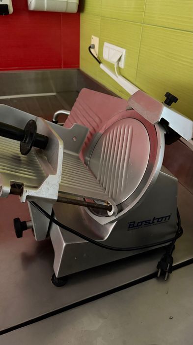 Fiambreira usada 230v