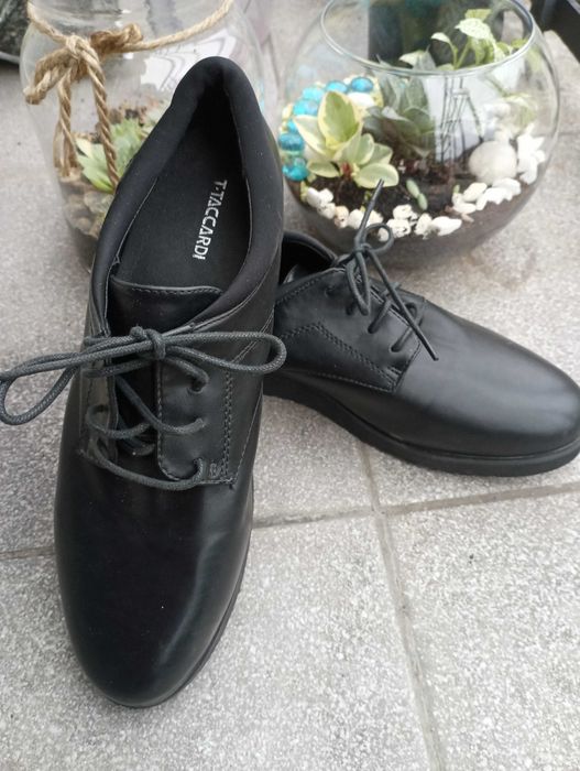 Eleganckie damskie czarne buty na platformie – nowe 40