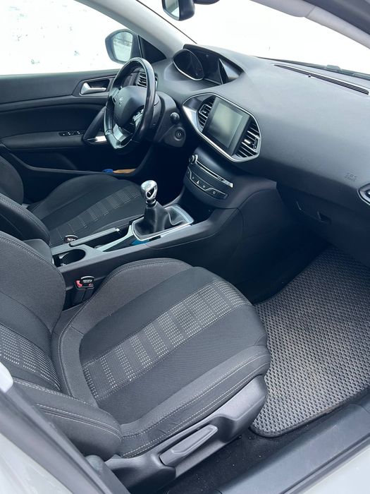 Продам Peugeot 308swt9 рік 2015 1.6t дизель