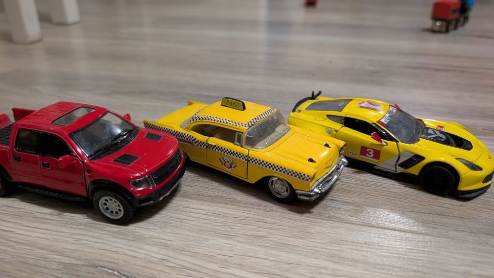 Ціна за всі Продам всі металеві машинки