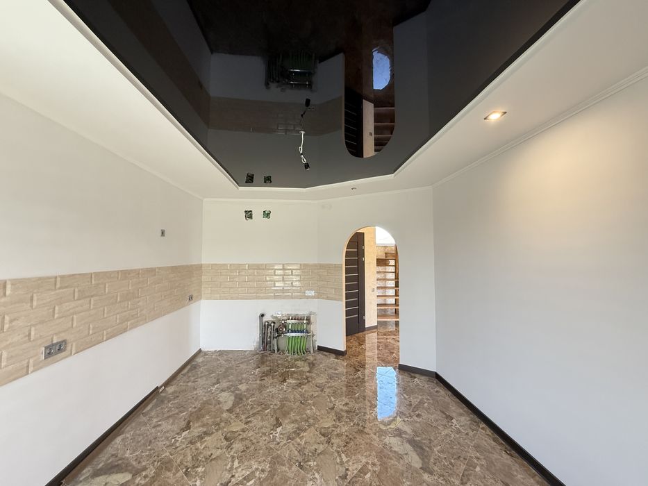 Продається будинок  з  новим Ремонтом