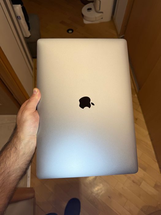 MacBook Pro 15 2017 core i7 16Gb 256 Touchbar (не працює флеш памʼять)