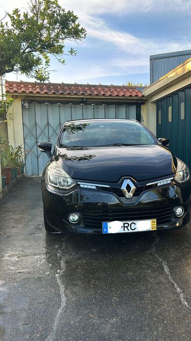 Renault Clio IV - Carro económico e familiar