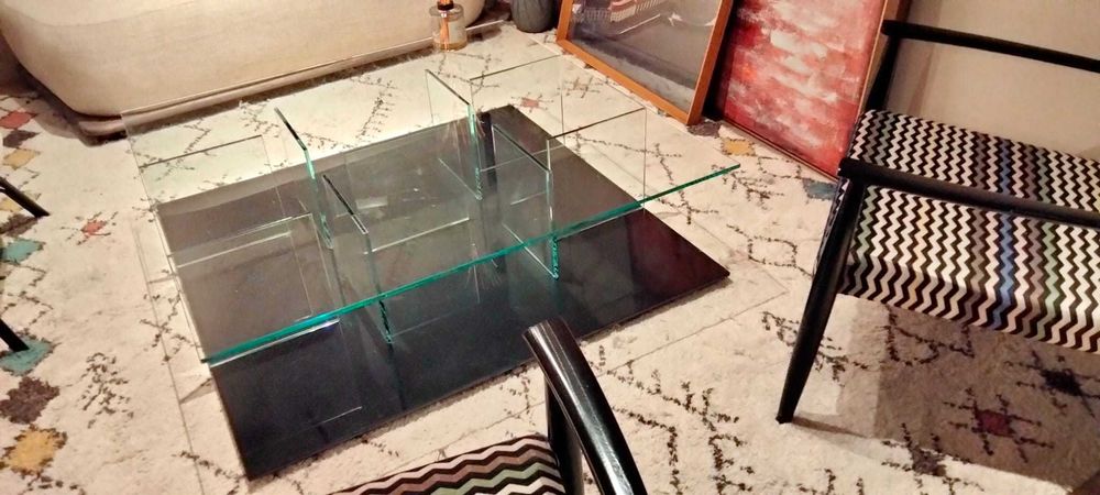 Mesa de centro em vidro - Muito bom estado