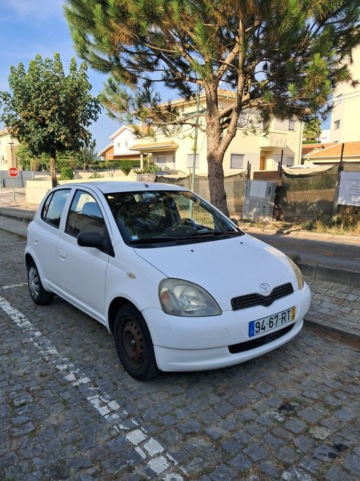 Toyota Yaris 1.0 gasolina 2001