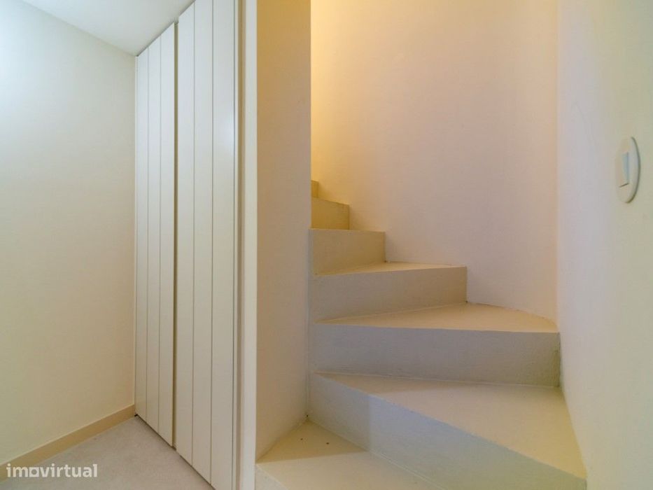 Apartamento T4 na Rua do Telhal