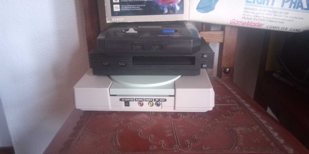 Consolas Retro e Joysticks (equipamentos novos e usados)