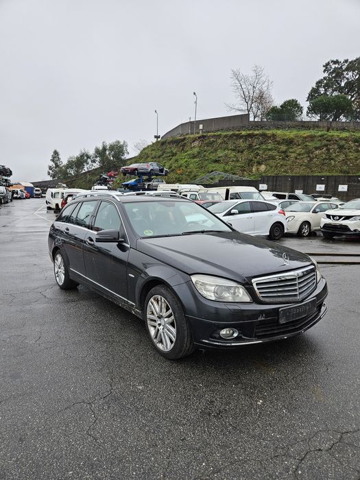 Mercedes-Benz W204 SW C350 CDi Elegance de 2009 para peças