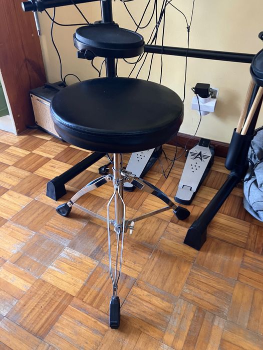 Bateria elétrica praticamente nova