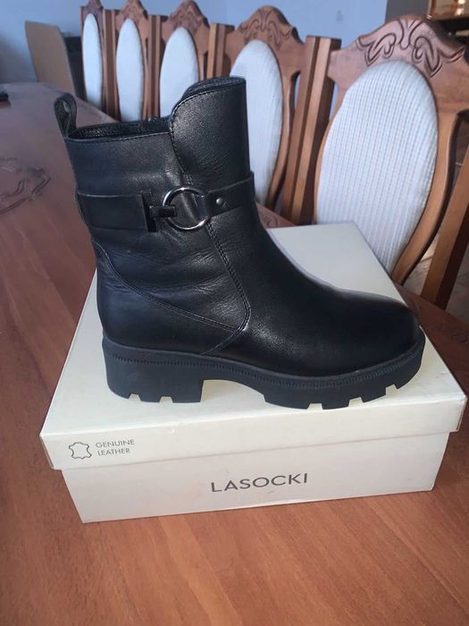 Чоботи жіночі новенькі не ношені