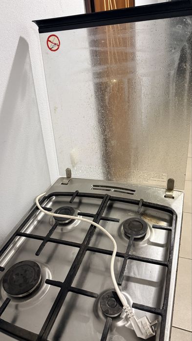 Продам газову плиту