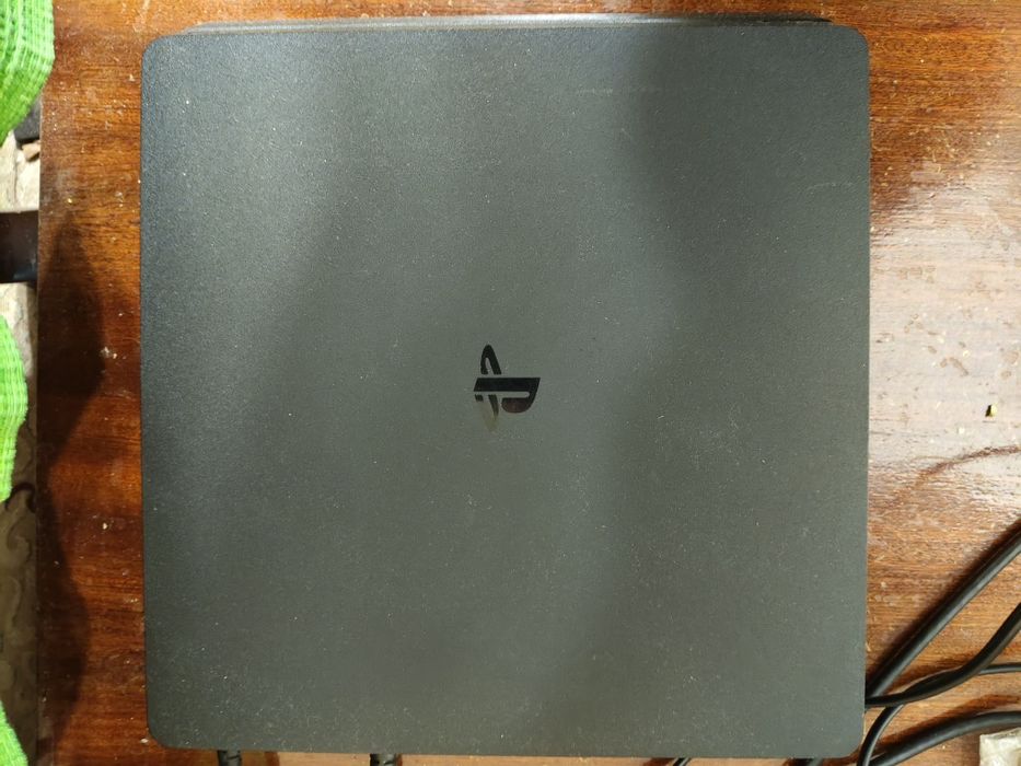 Sony playstation 4 slim  1Tb (версия ПО 5.05)