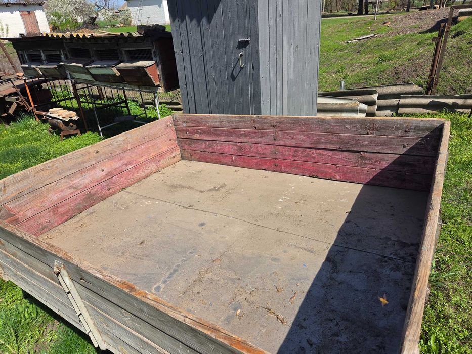 Трактор саморобний з інвентарем