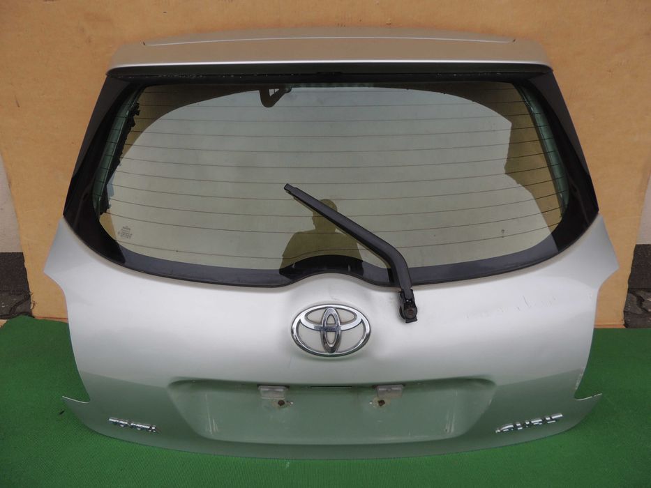Klapa tył tylna pokrywa bagażnika Toyota Auris 1 I 06,07,08,09 1C0