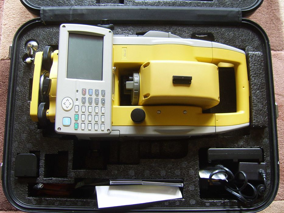 Topcon GPT 7505 Tachimetr bezlustrowy.
