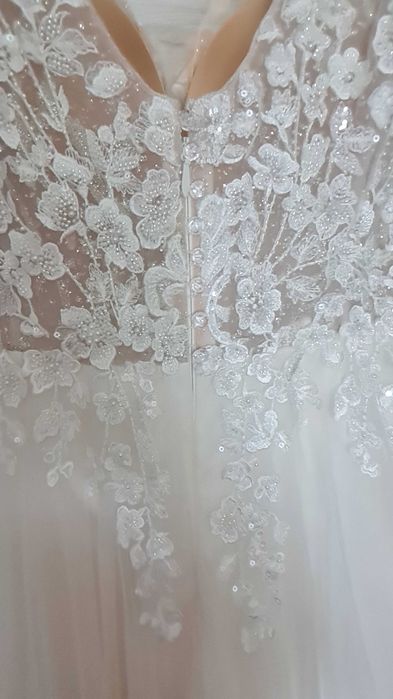 Suknia ślubna (ciążowa)