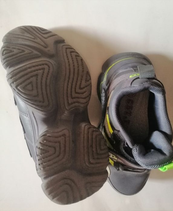 Кросівки як нові 30