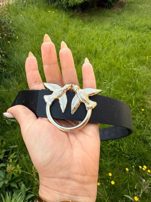 Śliczny damski pasek Pinko czarny ze złotym