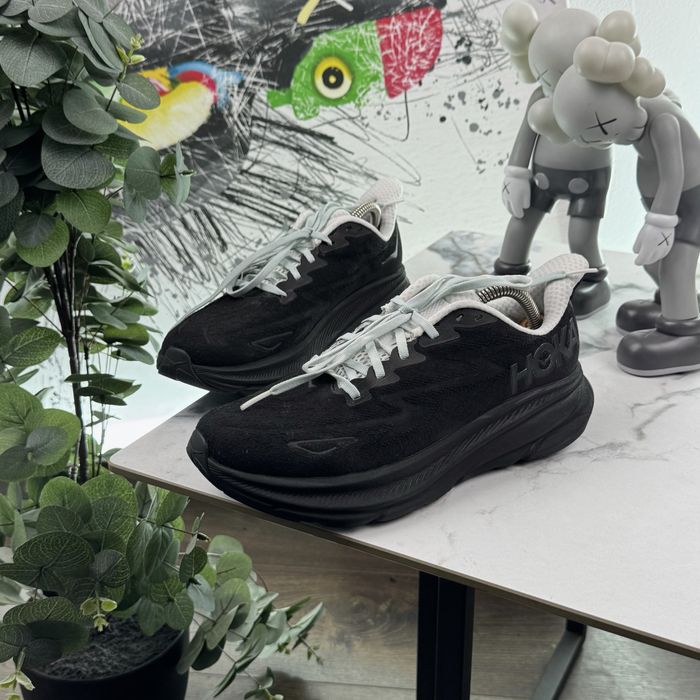 Кросівки Hoka Clifton 9 40.5 розмір Е6351