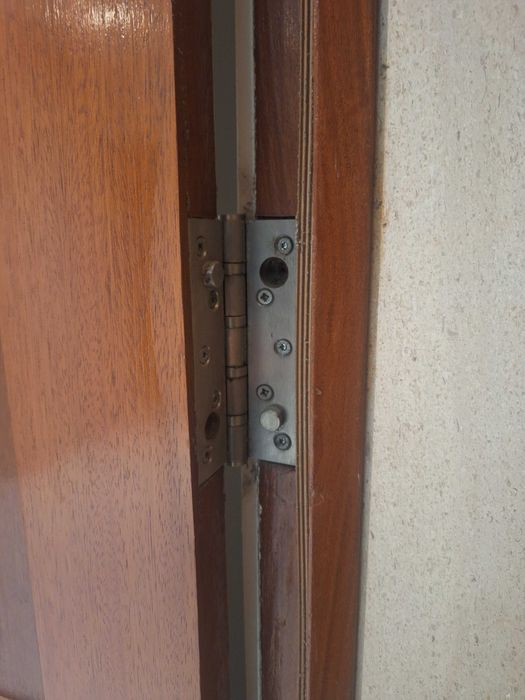 Vendo porta de entrada em mogno Maciço