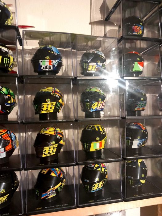 Colecao VR46 capacetes completta