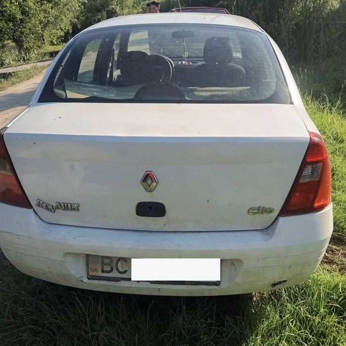 Автомобіль Renault Clio 2001