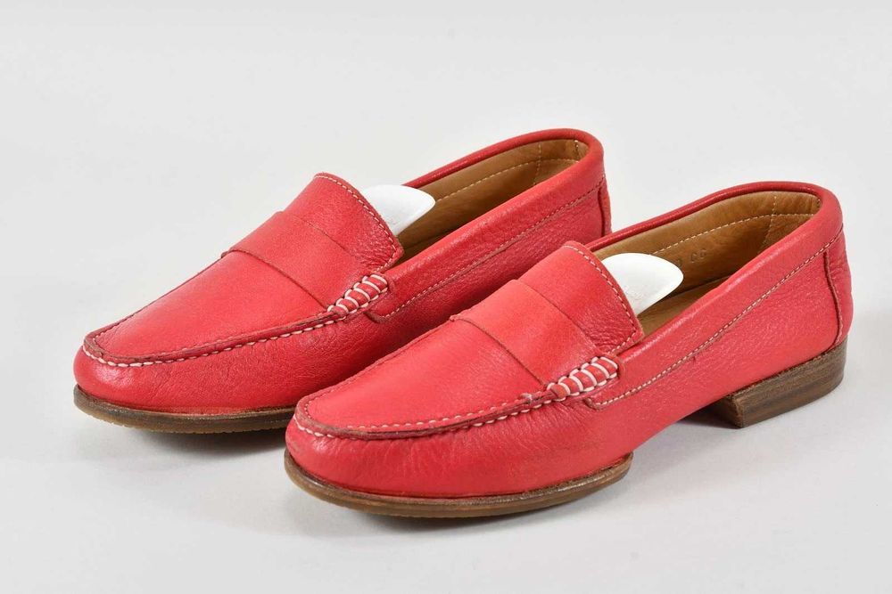 Giorgio Armani mokasyny damskie loafersy skóra naturalna czerwone r. 34 Vibram stan prawie idealny wkładki Exquisit Nico