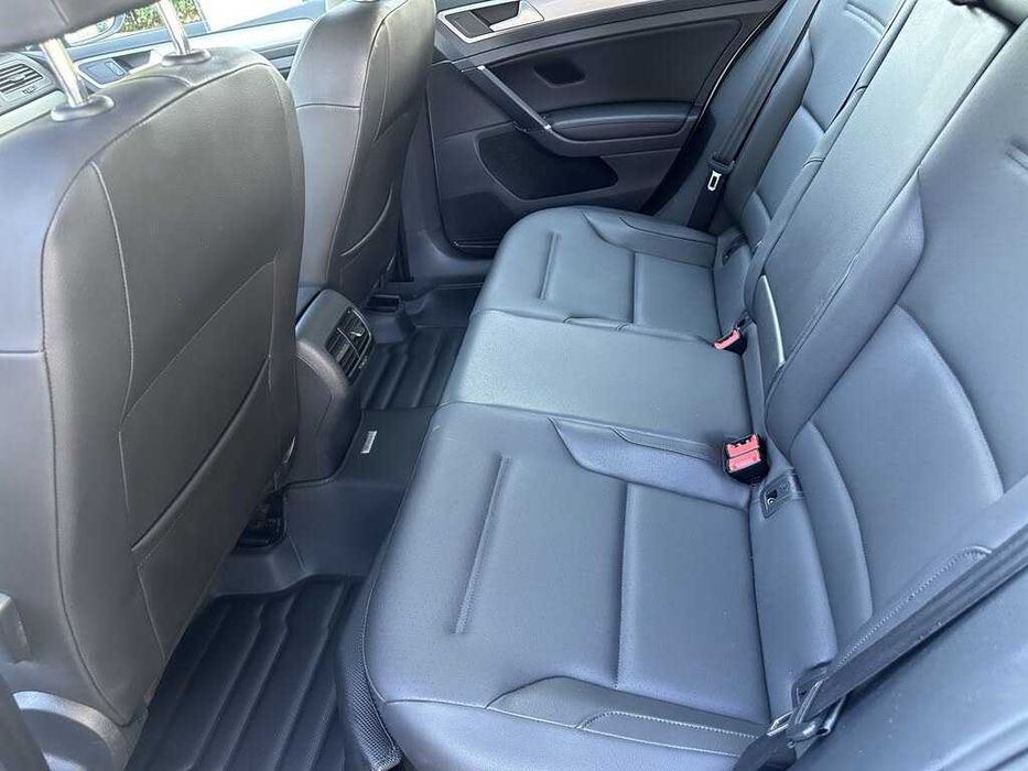 Volkswagen Golf e-Golf      2015