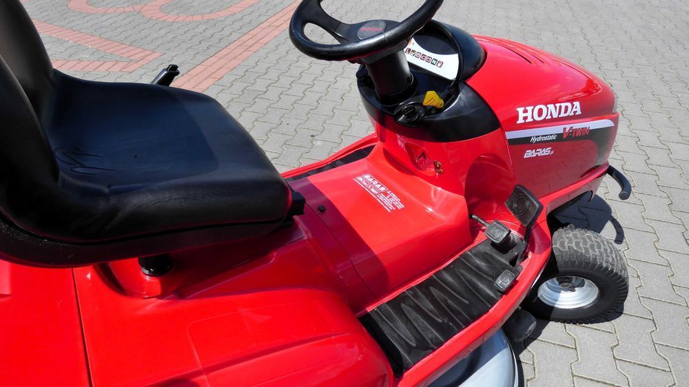 Traktorek kosiarka HONDA 2417 2 Cylindry (020703.6) - Baras