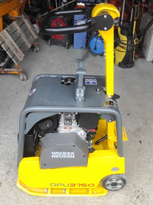 Wynajem wypożyczalnia zagęszczarka z przyczepką 250 500 Wacker Kraków