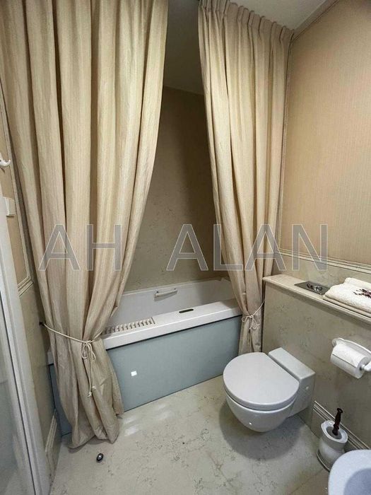 Продам квартиру по  бул. Тараса Шевченко. Центр