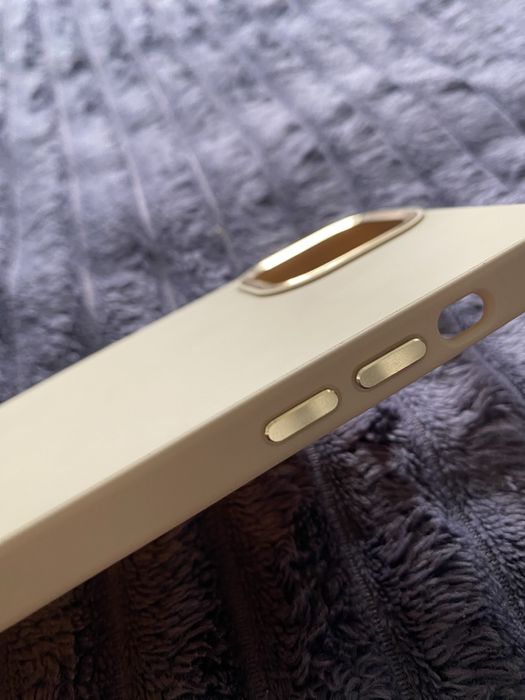 Nowe etui Iphone 12 H&M