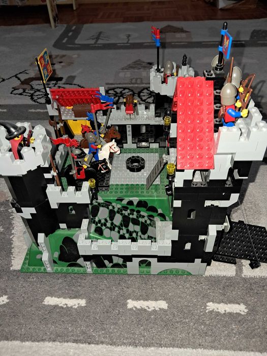 Lego 6086 black knight castle