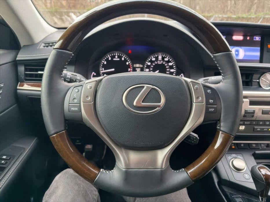 Lexus ES 350      2015