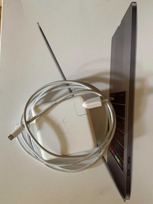 MacBook Pro 2019 15-inch 32 GB RAM 2,6 GHz i7 Touch Bar