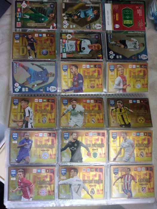 Karty limited edition fifa 365 Panini 2017 zestaw Lewandowski