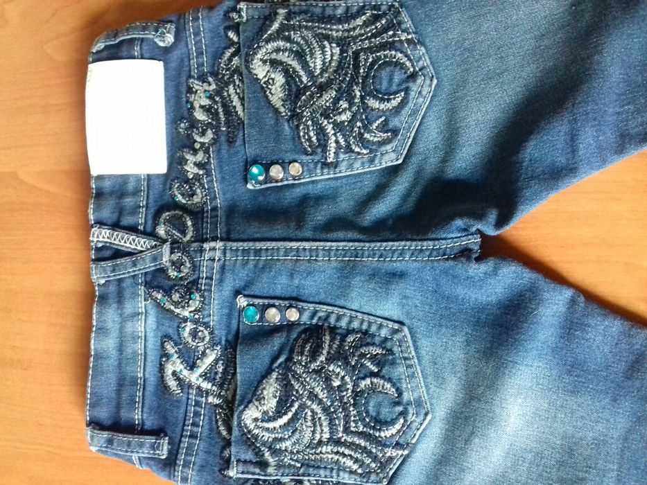 Джинсы. Модные джисы. Стразы вышивка. 98-104р